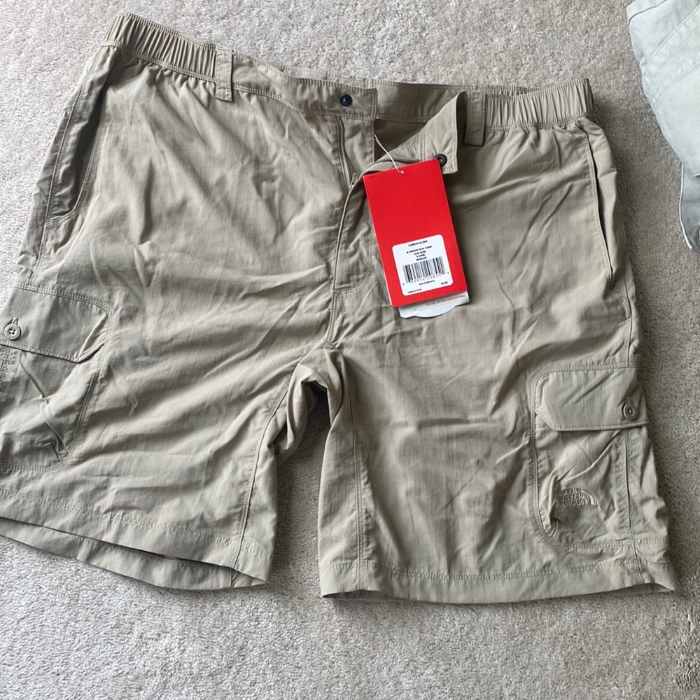 North Face NWT men’s Tekware shorts size XL